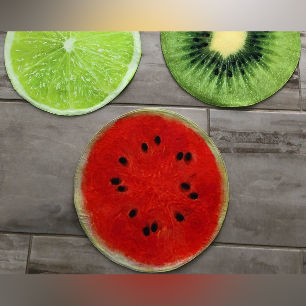 Set of brand new fruit placemats purchased in Italy. Not used and like new.